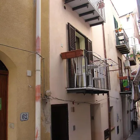Suggestive Two In The Heart Of The Old Town Lejlighed Cefalù